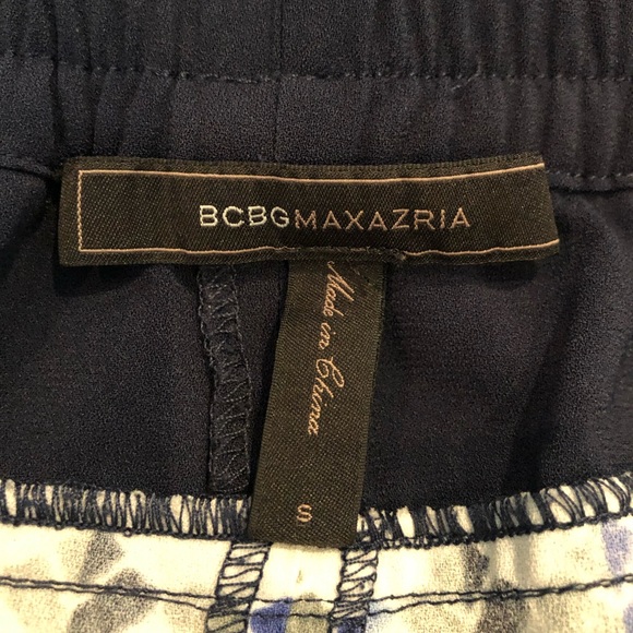 BCBGMaxAzria ‘Teagan’ shorts in Mystic Blue - Picture 13 of 14